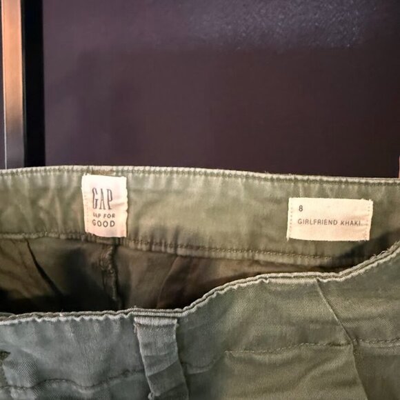 GAP Green Girlfriend Khaki Cropped Pants - Picture 4 of 5